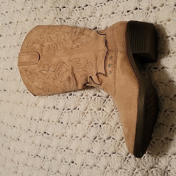 Limited Too sold by Justice Tan Suede Cowboy Boot 🤠 - Picture 3 of 9